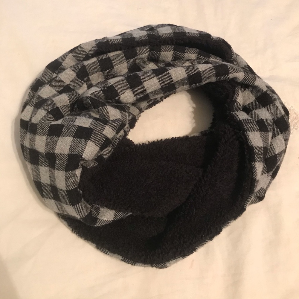 Check plaid/shearling infinity scarf